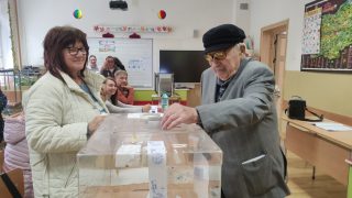 Столетник от Видин гласува за президент, който да води интелигентна политика