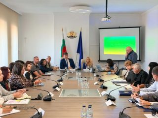Губернаторът Росен Михайлов събра ЦИК и РИК във Враца за координация преди вота