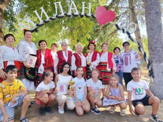 Самодейци с награди от фолклорен събор в Миланово