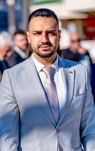 След Харизанов и бившия областен Николай Николов напусна ГЕРБ