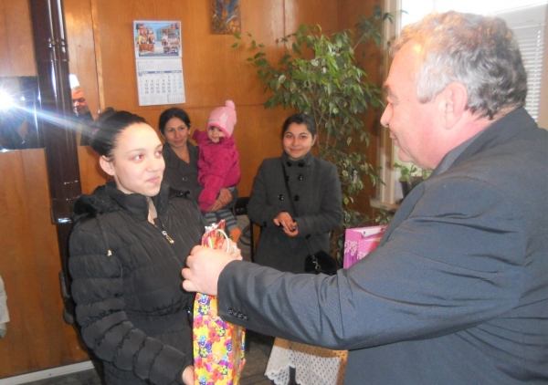 Кмет поздрави празнуващите за Бабинден