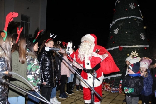 Празничният дух превзе Кнежа