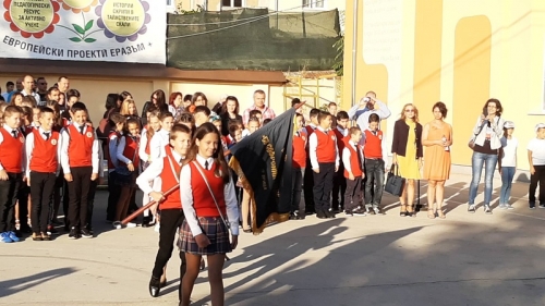 Футболно игрище и обучение по Монтесори чакат в НУ „Св. Софроний Врачански“