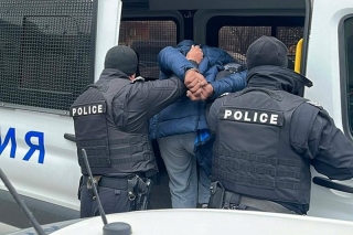 Арестуваха мъж от Лом за купуване на гласове