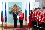 Президентът Йотова посрещна млади гвардейци от Враца и Монтана