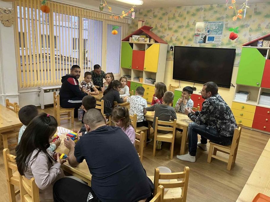 Äà "Çâúí÷å" áëàãîäàðè íà àêòèâíè áàùè, âêëþ÷èëè ñå â