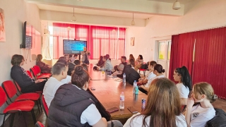 Театрален шеф се срещна с ученици от ПГТР