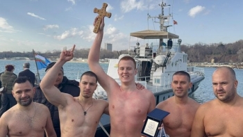 17-ãîäèøíèÿò Ãåîðãè Âåíîâ îò Âðàöà ñïàñè Áîãîÿâëåíñêèÿ êðúñò âúâ Âàðíà