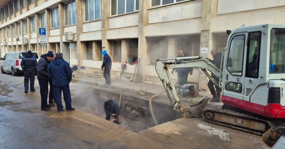 Çàðàäè àâàðèÿ â öåíòúðà íà Âðàöà íÿìà äà èìà ïàðíî è òîïëà âîäà