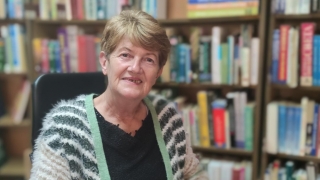 Поетеса от Врачанско представя творческия си път в библиотеката в Монтана