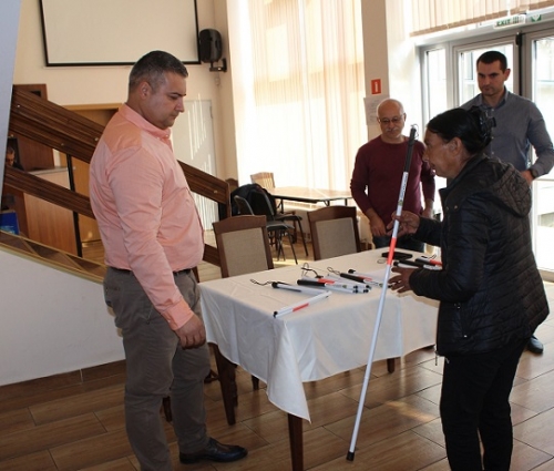 Подариха бели бастуни на хора с нарушено зрение в Кнежа