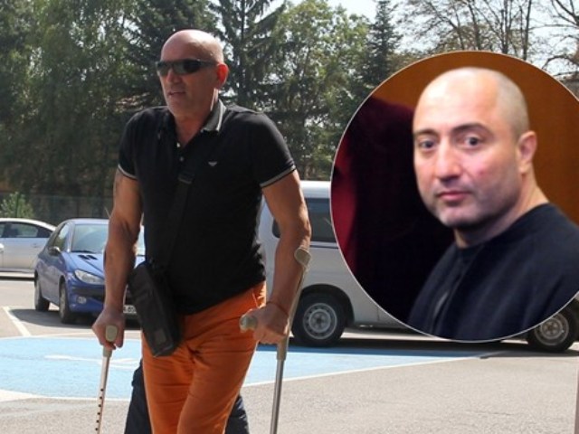 Ценко Чоков в болница на Митьо Очите