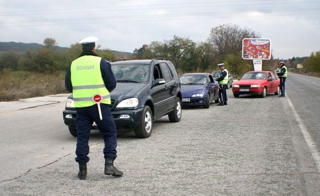 Хванаха в крачка нередовни шофьори