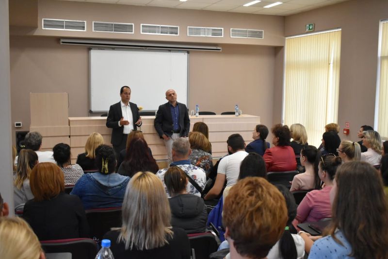 Томислав Дончев към младежи във Враца: Не оставяйте по-възрастните да вземат решения вместо вас