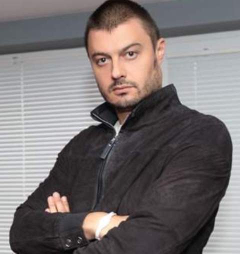 Бареков ще става учител по български