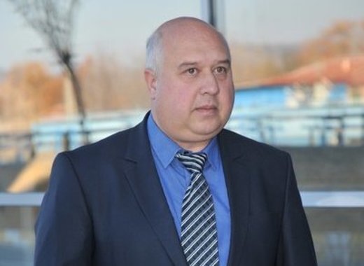 Кмет стяга чиновници за великденска уборка