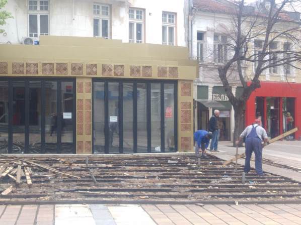 Разфасоват No Name, ще става ресторант