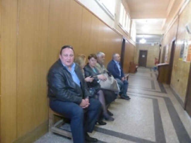 Протестират оправдателните присъди на болнични шефове