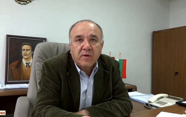 Поискаха оставката на кмета на Червен бряг