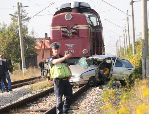 Врачанин се заби във влак