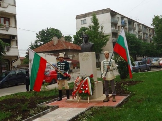 Сменят знаков паметник на Левски във Враца