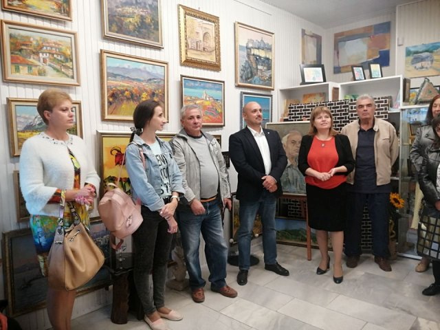 Откриха изложба “Есенни фрагменти”