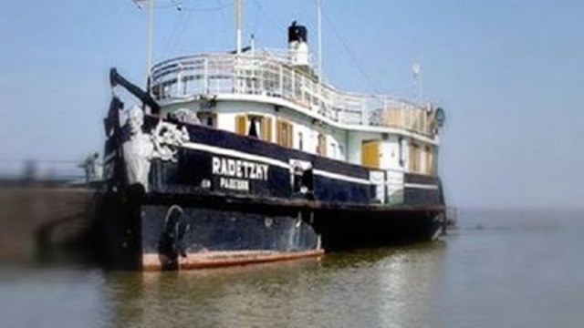 Ремонтират „Радецки” в Браила?