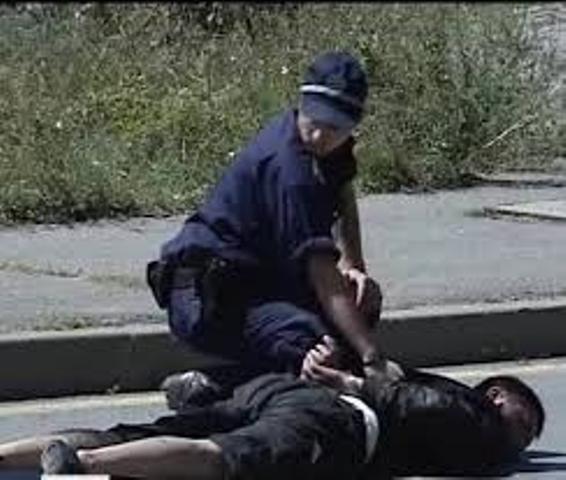 Вкараха дилър в ареста