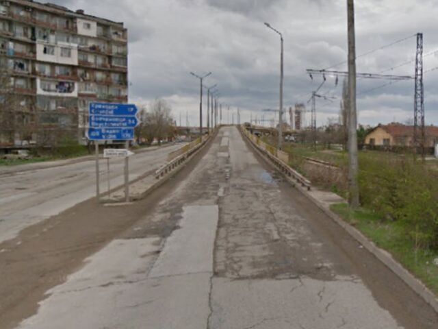 Временно спират движението по надлеза при КАТ