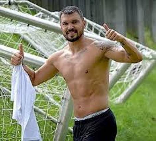 Валери Божинов се връща във Враца?
