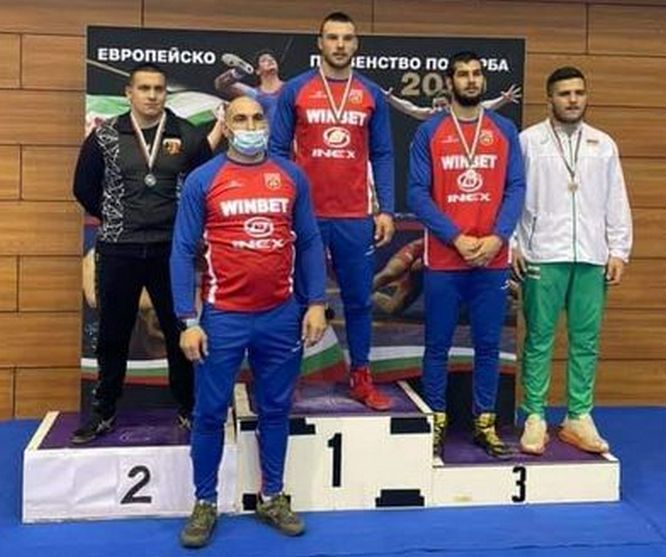 4 златни медала за