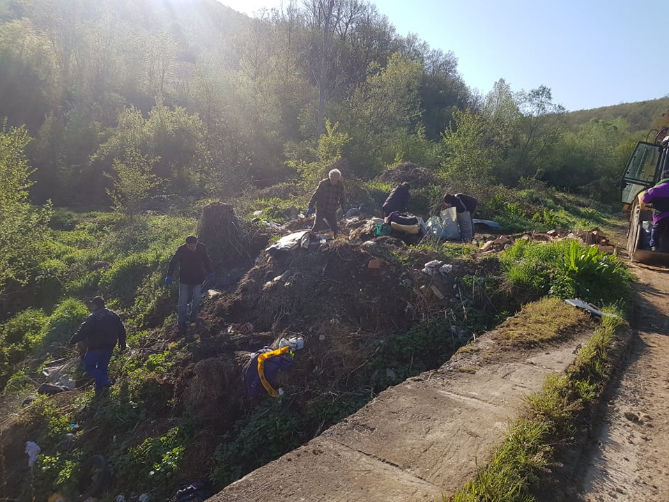 Почистиха незаконно сметище в Георги Дамяново