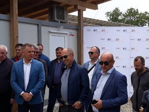 Монбат дари 448 батерии за фотоволтаичен парк в Атонския манастир