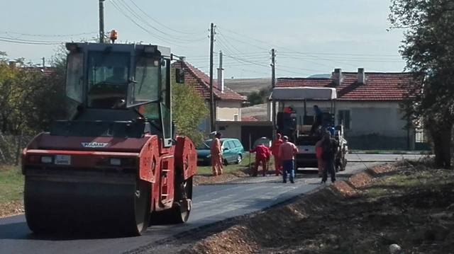 Ремонтират улиците в Борован с държавни пари