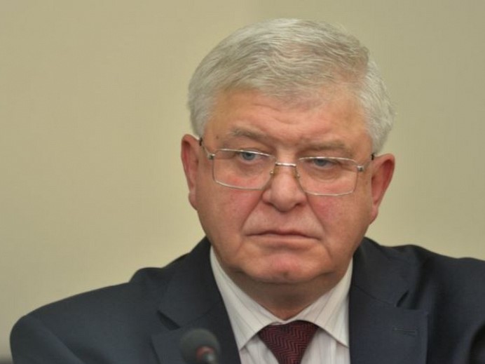 Няма да закрия областна болница, обеща министър Ананиев