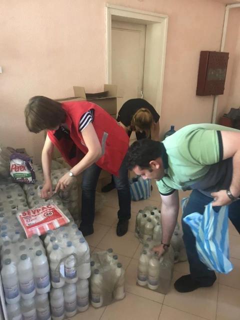 Раздават препарати на пострадалите в Роман