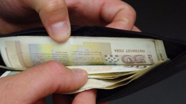 Вдигнаха заплатите на медицинските специалисти