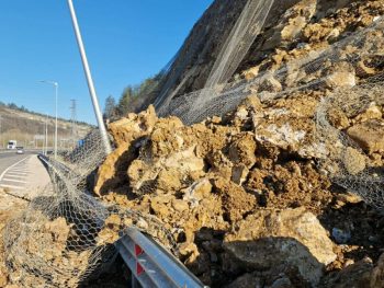 Алармират за риск от срутища и дефекти по пътя Мездра-Ботевград