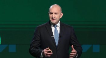 Румен Радев: Христос воскресе! Споделяме обща надежда за мир и просперитет