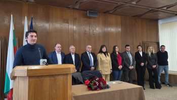 Три поколения социалисти приветстваха във Видин Крум Зарков