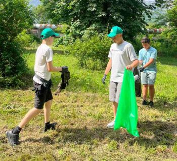 Ученици от СУ „Васил Кънчов“ се включиха в инициативата „Да изчистим Враца заедно“