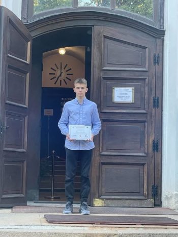 Ученик от Враца с иновативен проект за откриване на опасности