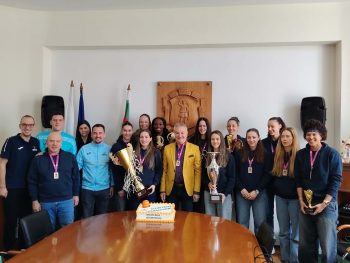 Златко Живков награди с 20 000 евро шампионките на Адриатическата лига