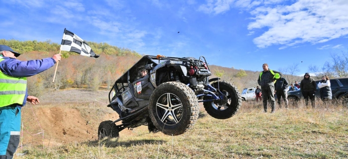 Стягат състезание по тpaялeн oфpoyд в наше село