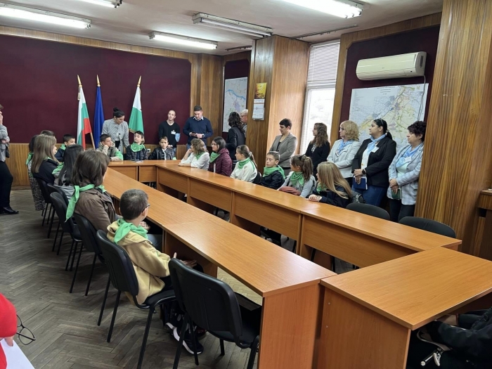 Ученици поеха управлението на Мизия