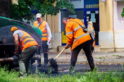 Продължава реконструкцията на уличната мрежа в Мездра