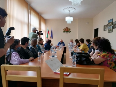 Педагогически екип от Селановци гостува в Николаево