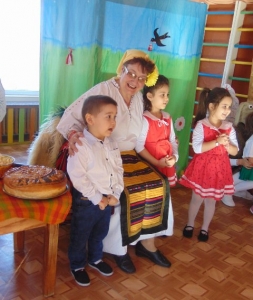 Баба Марта Деца посрещнаха Баба Марта