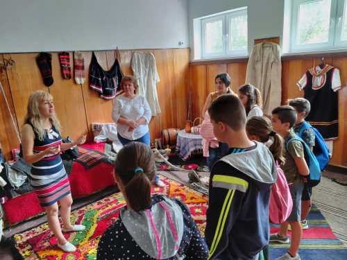 Млади краеведи от Мизия посрещнаха в Крушовица