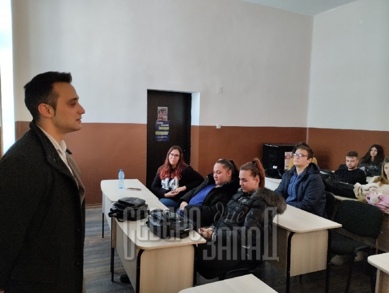 Районен съд - Лом запозна ученици с основите на трудовото право